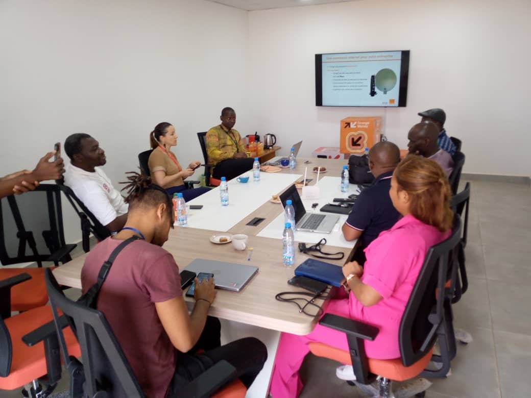 Orange Centrafrique présente sa nouvelle stratégie innovante sous le nom de "Café Business"
